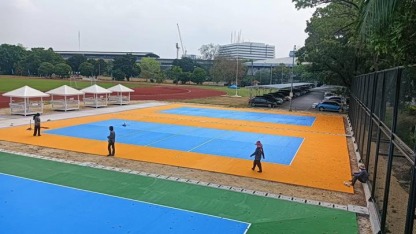 การทำลวดลายบนพื้นลานกิจกรรม - พื้นโพลีไวนิลคละสีชนิดเคลือบแข็ง - บารมี